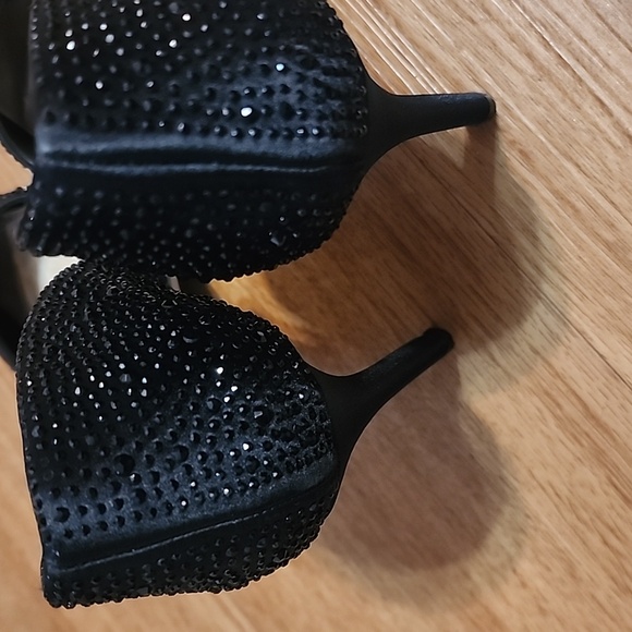 Jewel Badgley Mischka - Picture 3 of 8